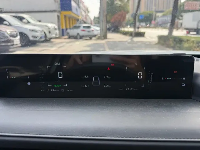 Changan Qiyuan A05 — Фото автомобиля 11