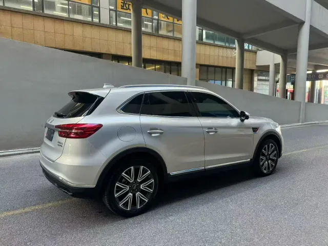 Hongqi HS5 — Фото автомобиля 6