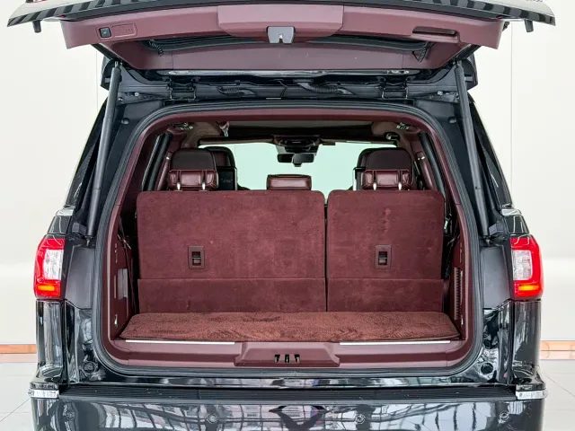 Lincoln Navigator — Фото автомобиля 13