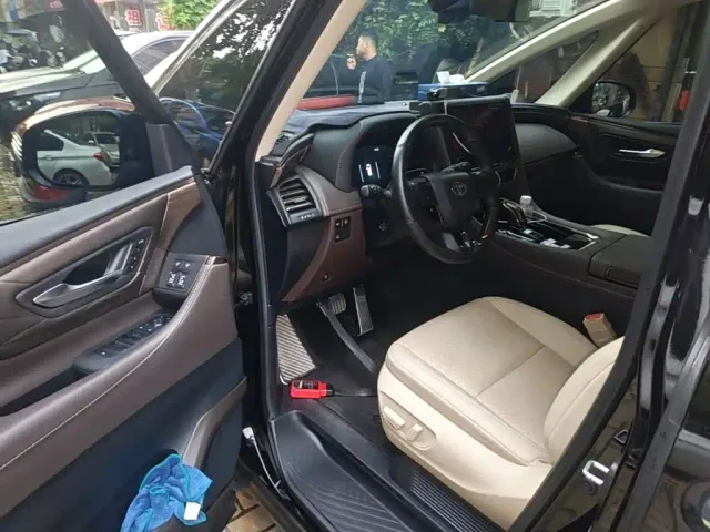 Toyota Alphard — Фото автомобиля 15