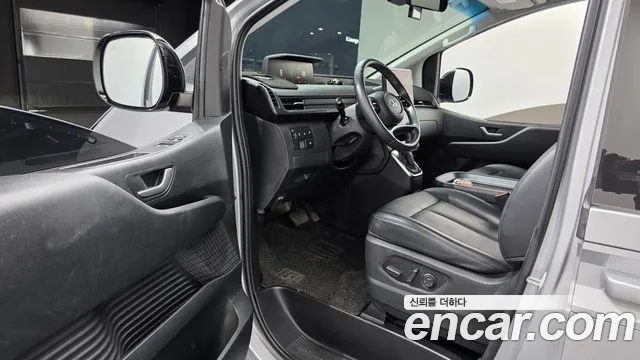 Hyundai Staria Staria — Фото автомобиля 4