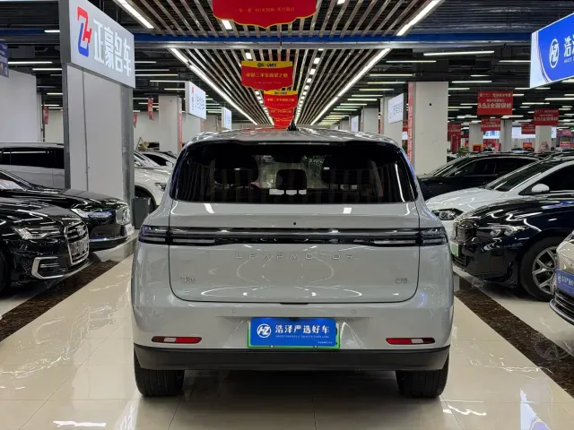 Leapmotor C10 — Фото автомобиля 5