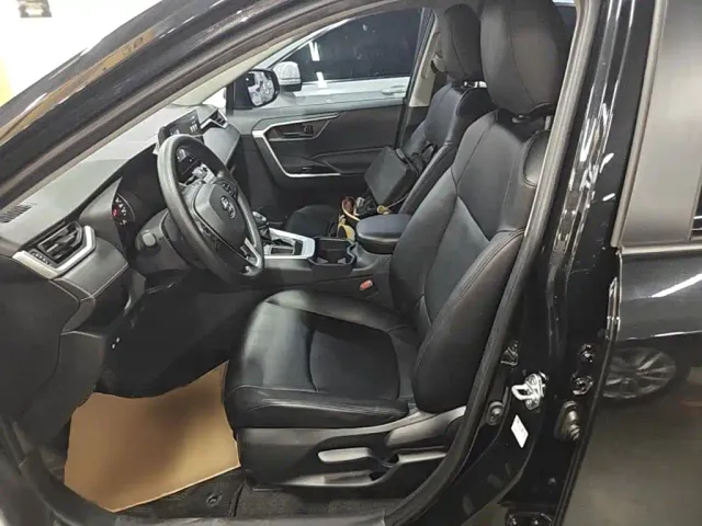 Toyota RAV4 — Фото автомобиля 14