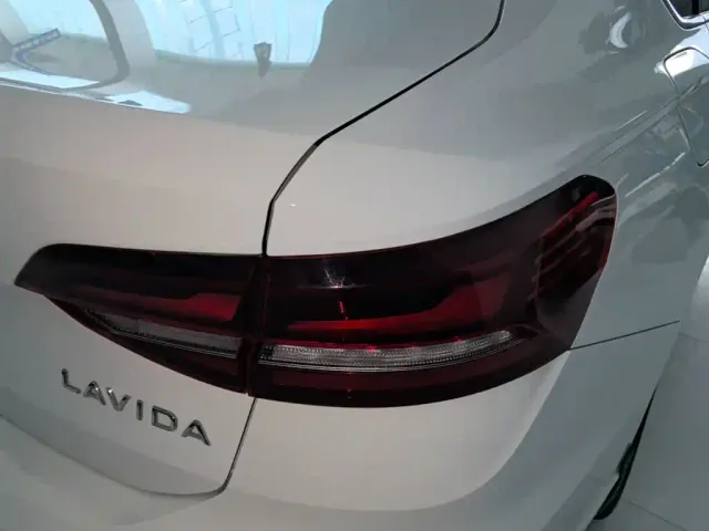 Volkswagen Lavida — Фото автомобиля 7