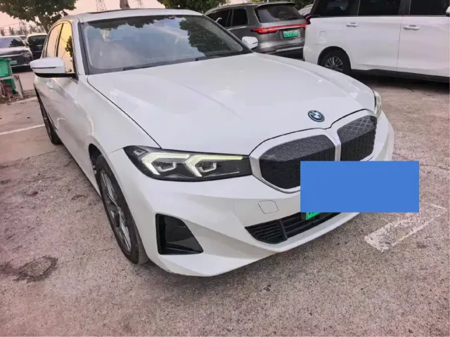 Фотография автомобиля — BMW i3