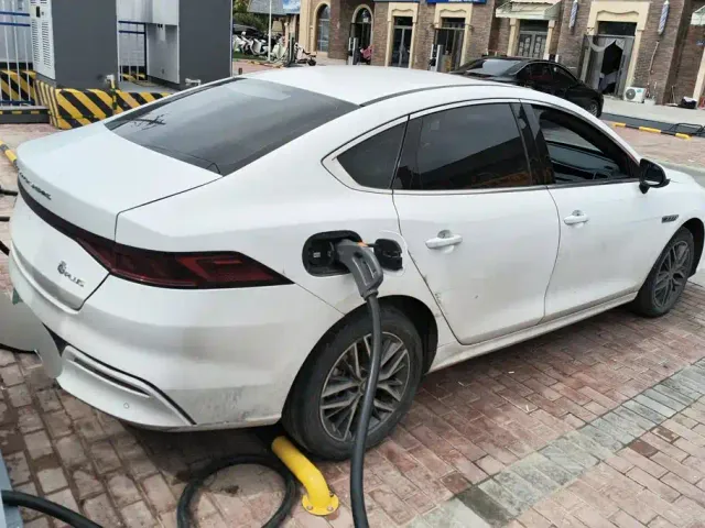 BYD Qin PLUS — Фото автомобиля 3