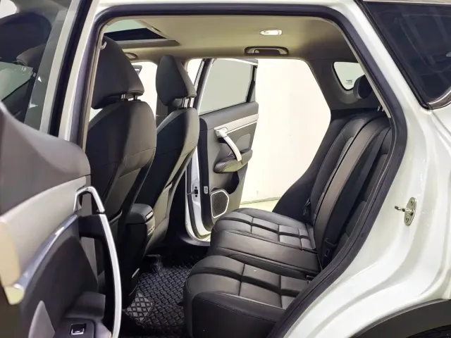 Geely Binyue — Фото автомобиля 10