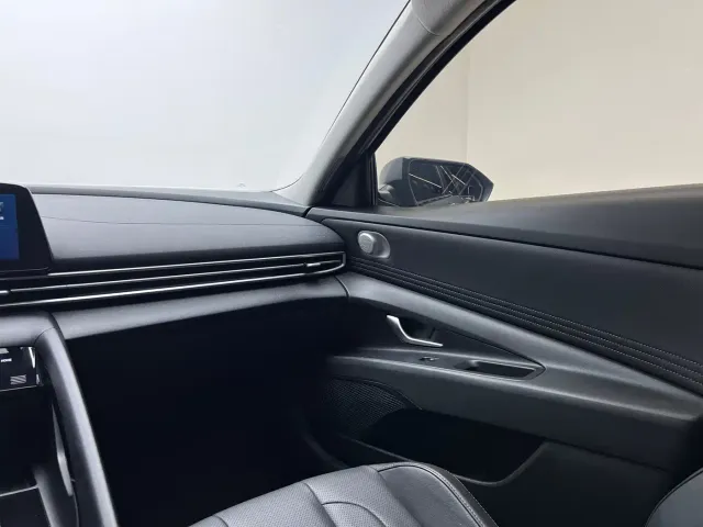 Hyundai Elantra — Фото автомобиля 16