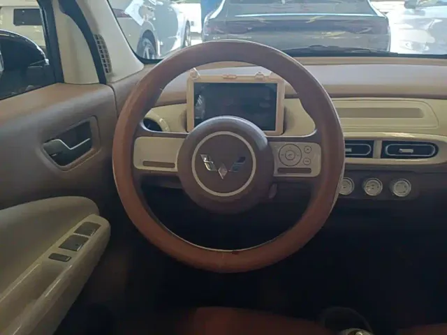 Wuling Hongguang Mini EV — Фото автомобиля 10