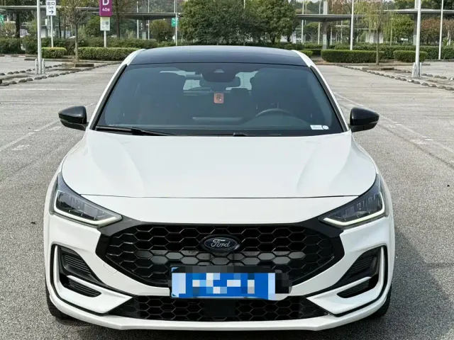 Фотография автомобиля — Ford Focus