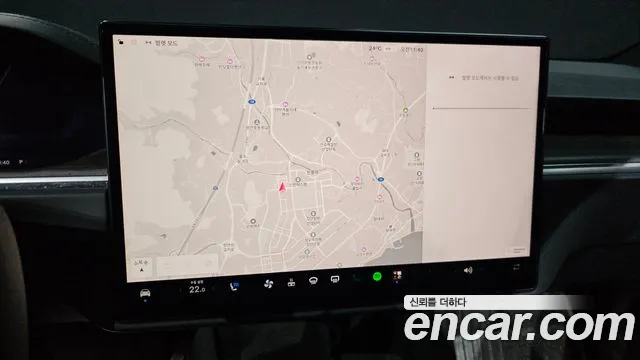 Tesla Model X — Фото автомобиля 26
