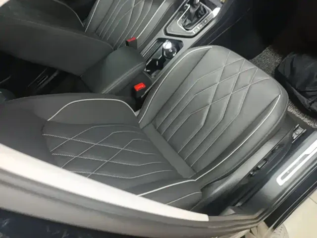 Volkswagen Tiguan L — Фото автомобиля 24