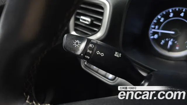 Hyundai Venue — Фото автомобиля 27