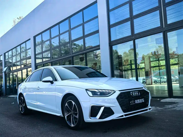 Audi A4L — Фото автомобиля 3