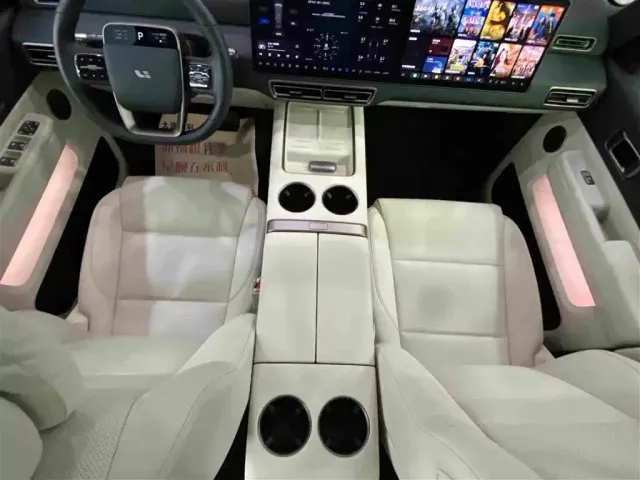 Li Auto MEGA — Фото автомобиля 11