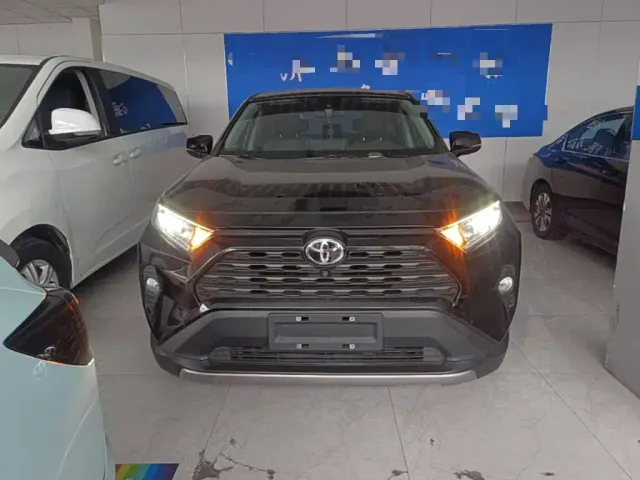 Toyota RAV4 — Фото автомобиля 2