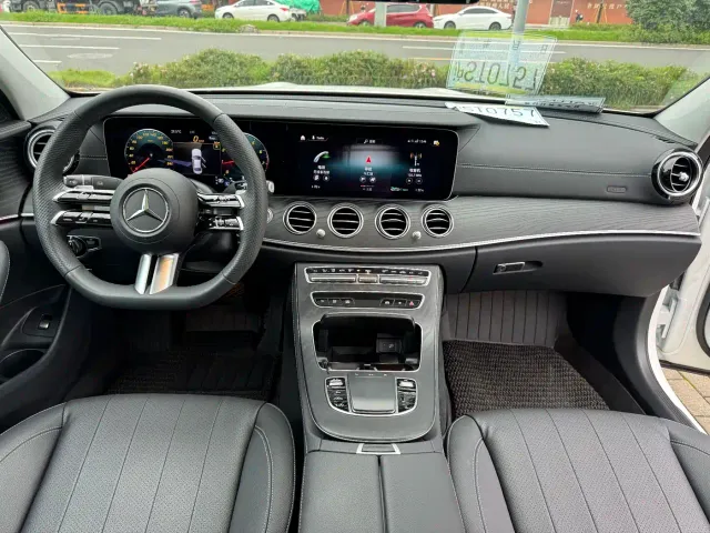 Mercedes-Benz E-Class — Фото автомобиля 5