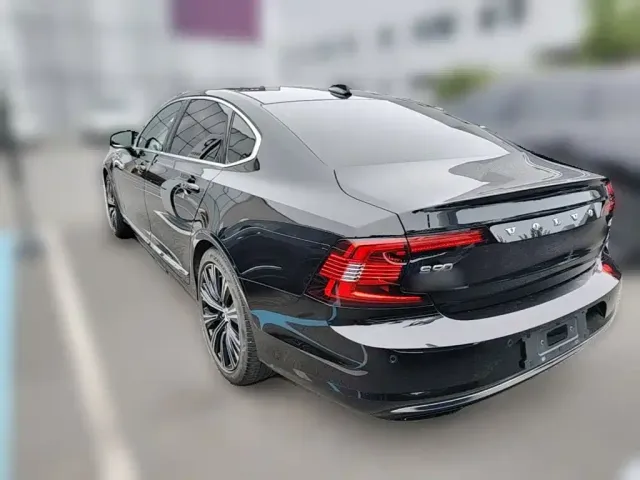 Volvo S90 — Фото автомобиля 6