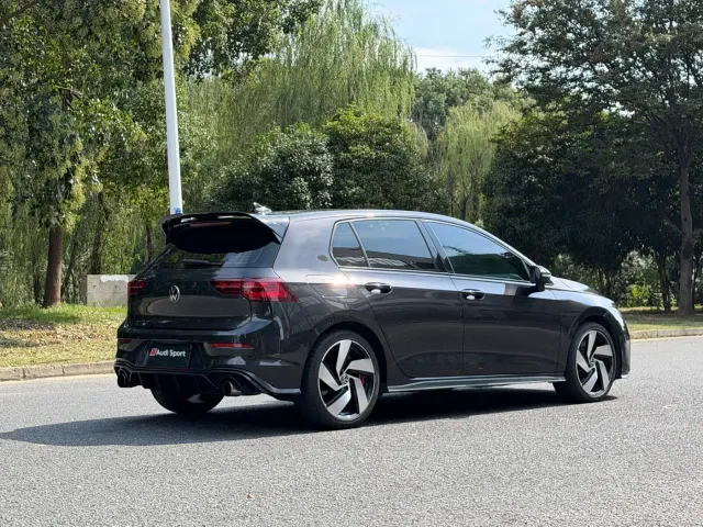 Volkswagen Golf GTI — Фото автомобиля 7