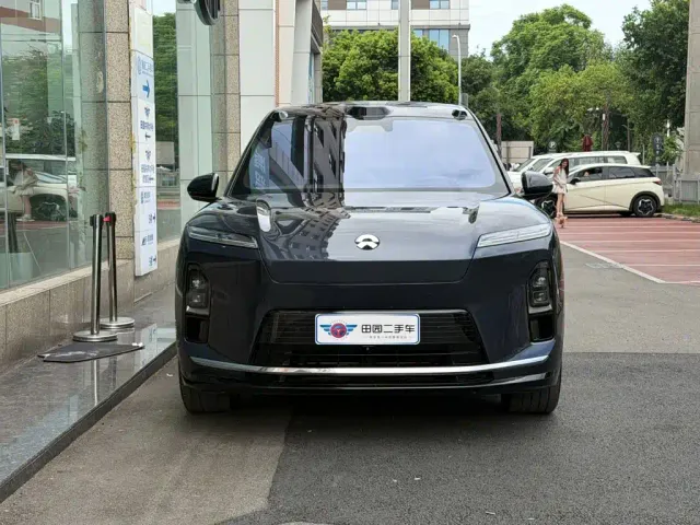 Nio ES8 — Фото автомобиля 2
