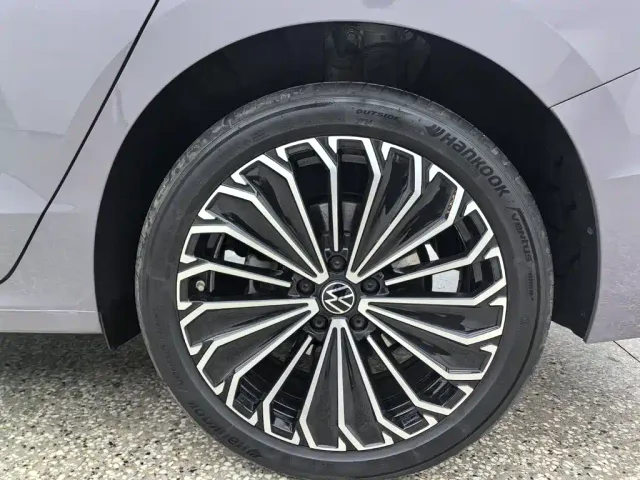 Volkswagen Passat — Фото автомобиля 16