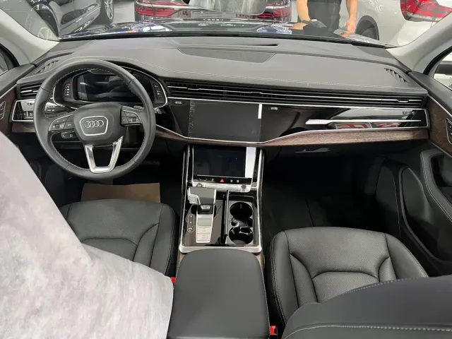 Audi Q7 — Фото автомобиля 5