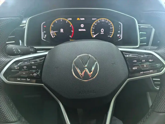 Volkswagen Tiguan L — Фото автомобиля 19