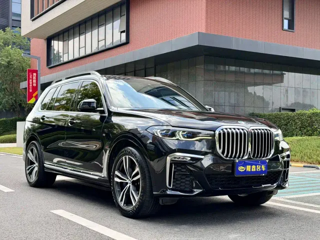BMW X7 — Фото автомобиля 3