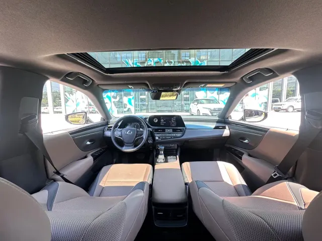 Lexus ES — Фото автомобиля 18