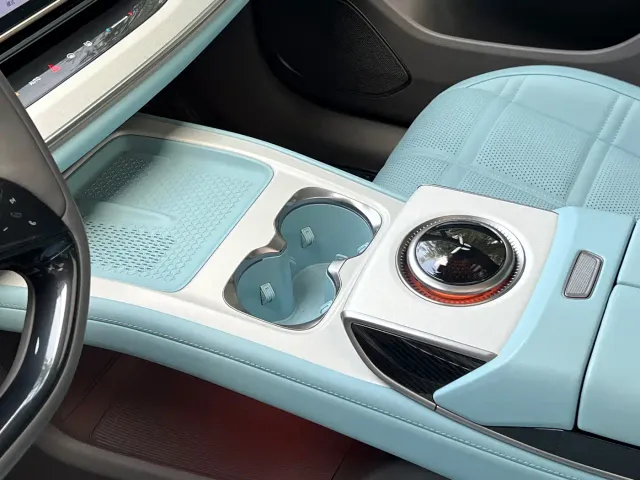 Hongqi Tian Gong 08 — Фото автомобиля 18