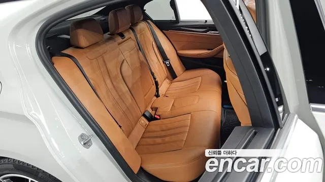 BMW 5 Series G30 — Фото автомобиля 17