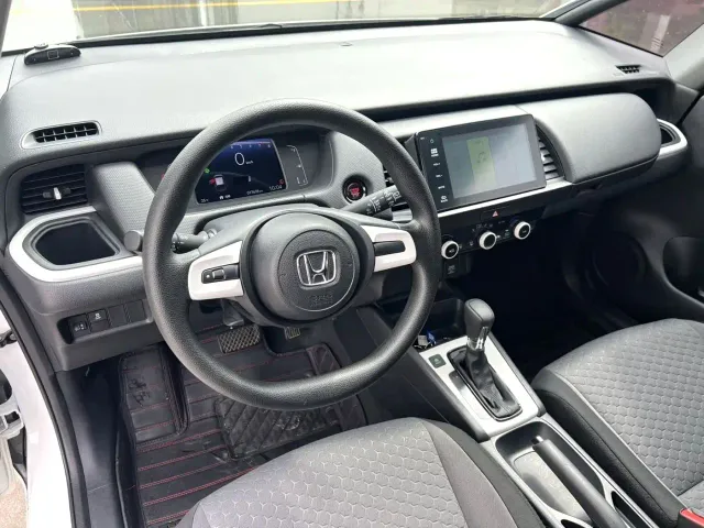 Honda Fit — Фото автомобиля 4