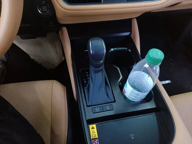 Lexus ES — Фото автомобиля 26