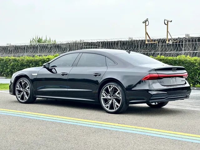 Audi A7L — Фото автомобиля 5