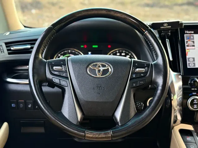 Toyota Vellfire — Фото автомобиля 10