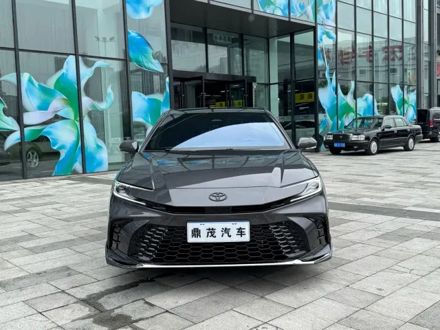Toyota Camry — Фото автомобиля 2