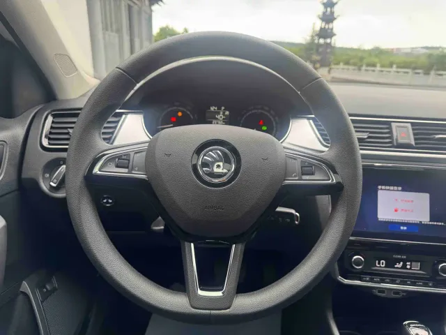 Skoda Rapid — Фото автомобиля 15