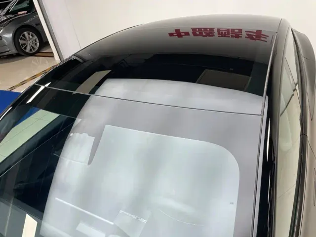 Tesla Model 3 — Фото автомобиля 5