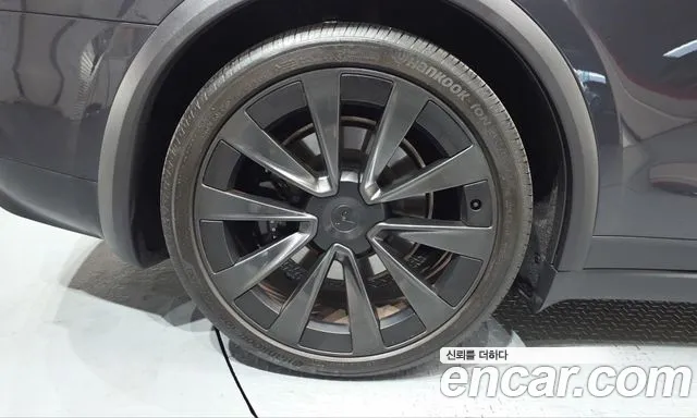 Tesla Model X — Фото автомобиля 5