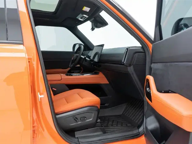Ford Mustang NEV — Фото автомобиля 10