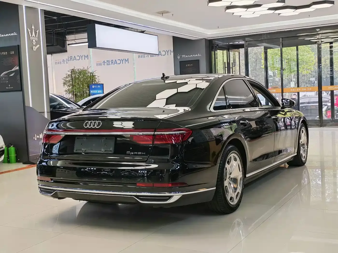 Audi Audi A8 2022 A8L 50 TFSI quattro Comfort Collector's Edition — Фото автомобиля 7