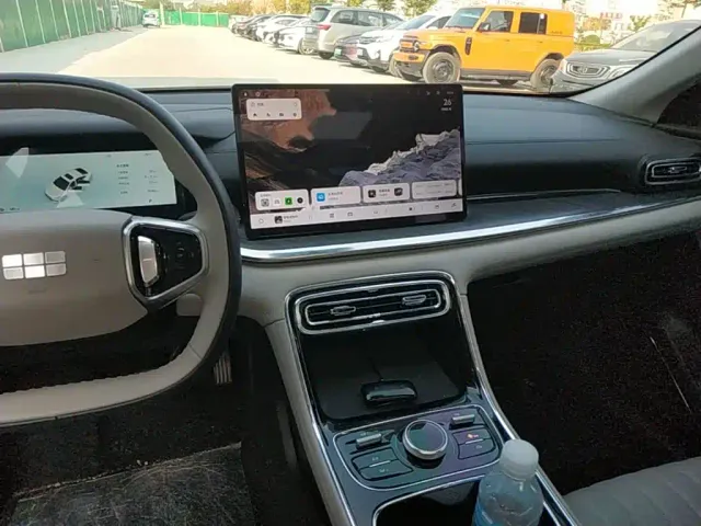 Geely Galaxy Stellar 6 — Фото автомобиля 12