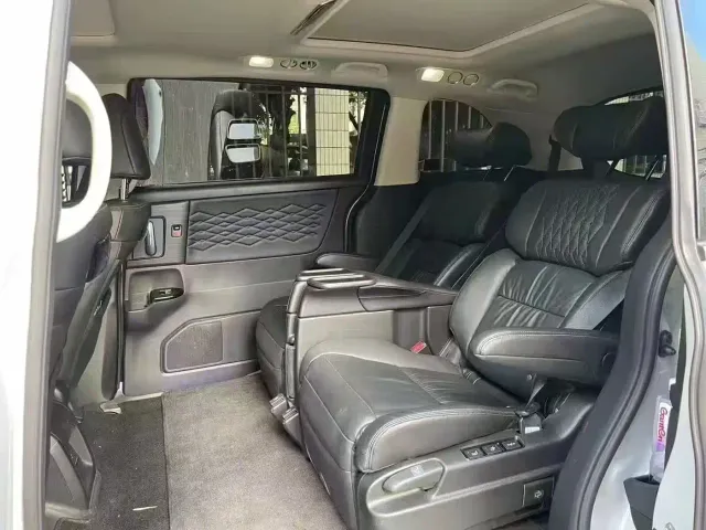 Honda Elysion — Фото автомобиля 3