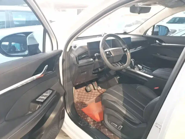 Roewe RX5 Max — Фото автомобиля 15