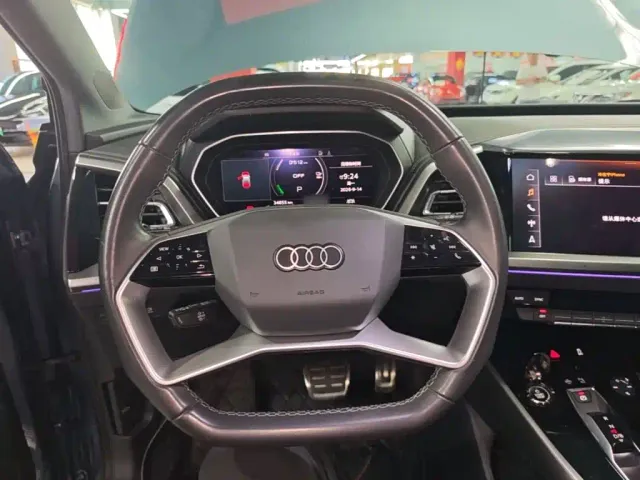 Audi Q4 e-tron — Фото автомобиля 10