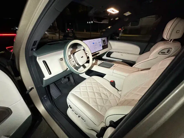 Li Auto Li Xiang L9 2026 Base Model — Фото автомобиля 2