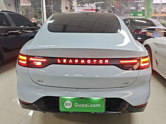 Leapmotor C01 — Фото автомобиля 5