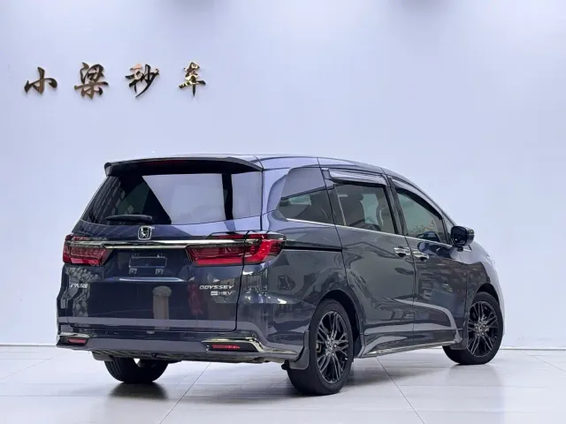 Honda Odyssey — Фото автомобиля 3