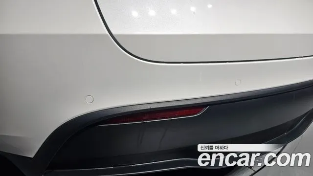 Tesla Model Y — Фото автомобиля 28