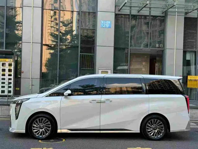 GAC Trumpchi M8 — Фото автомобиля 2